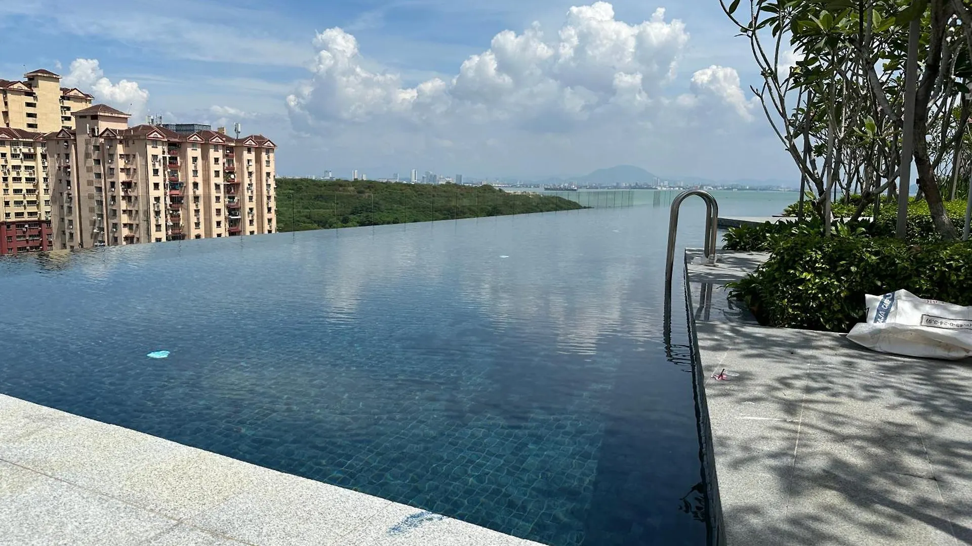 Urban Suite Spacious 2 Or 3 Bedroom And 2Bathroom At Georgetown By Urban Staycation Heng Lod Jelutong 0*,